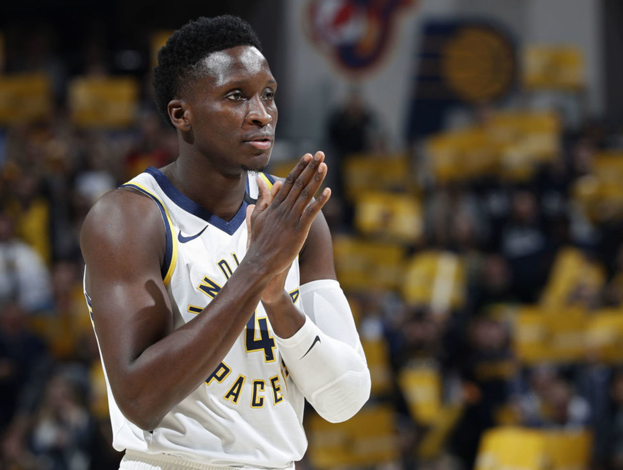 观众重返球 观众重返球