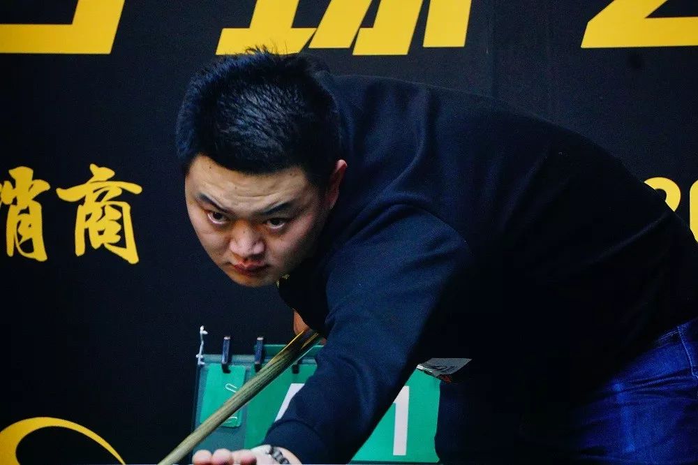 经坚定地走 经坚定地走