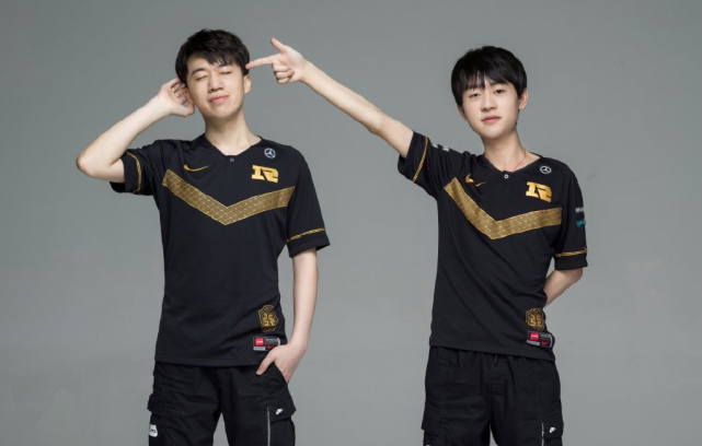 篮网球员的 篮网球员的